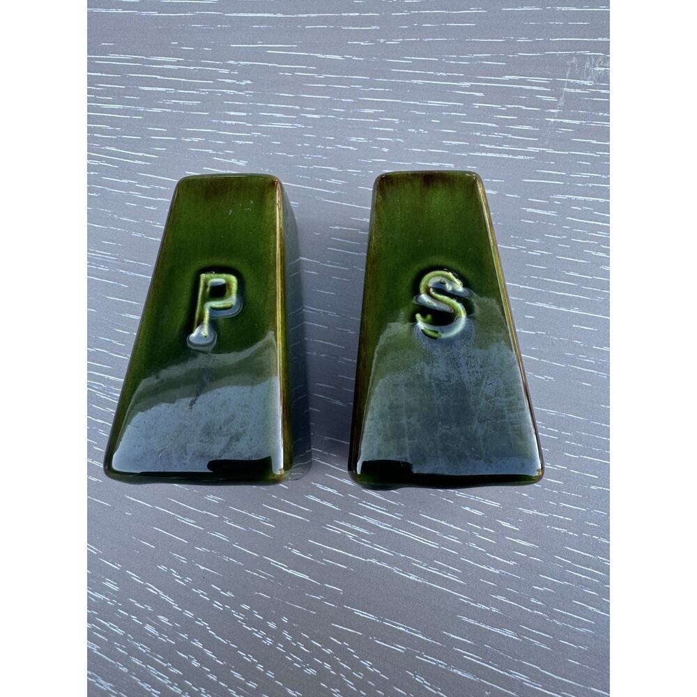 Salt and Pepper Shaker Set Missing Bottom Stoppers Pre-owned
